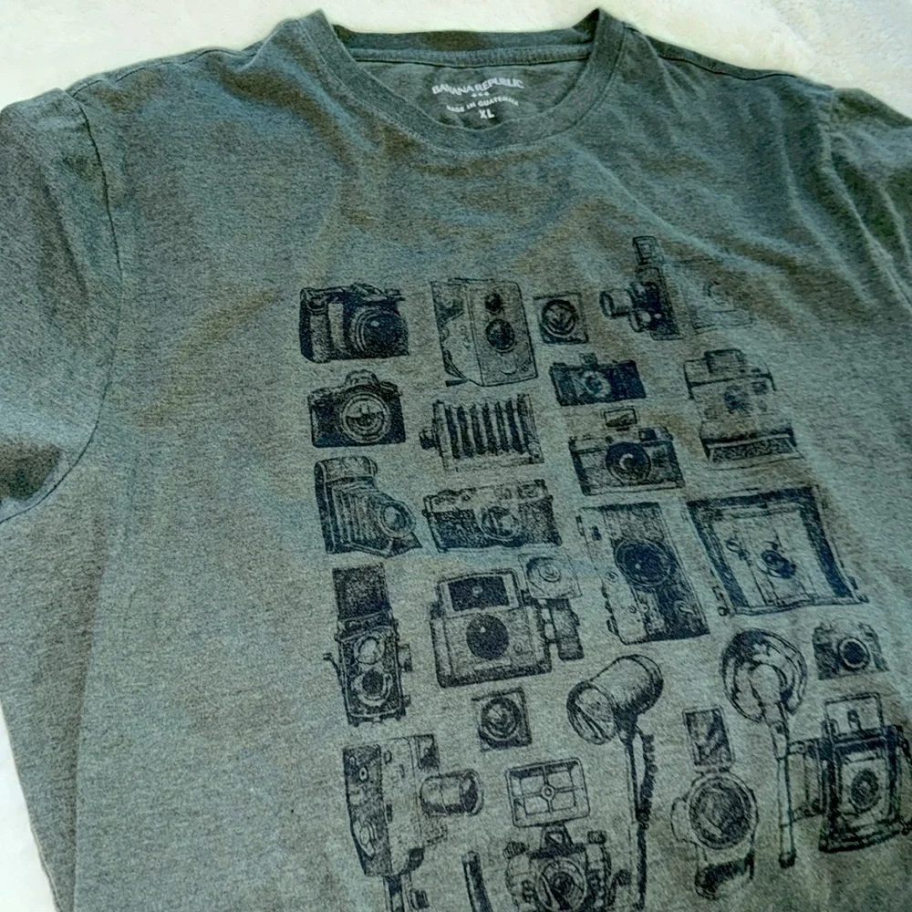 Banana Republic Dark‎ Green Graphic Tee XL